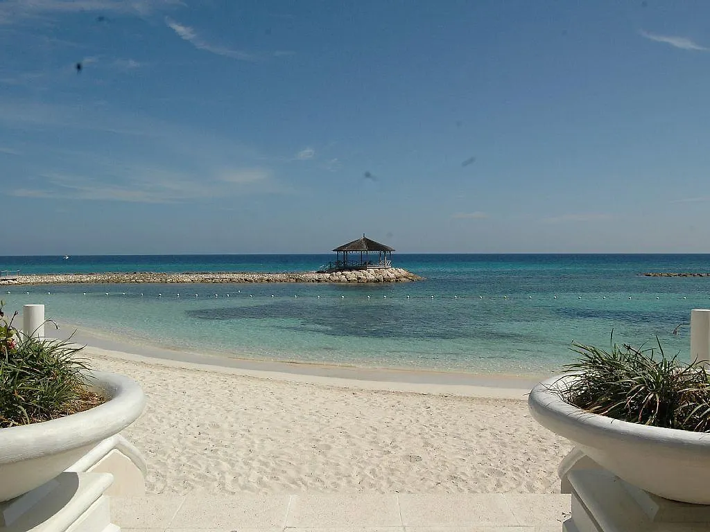 Paradise Found Apartment Montego Bay